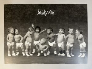 GRAPHIQUE DE FRANCE “Sneaky Kids”